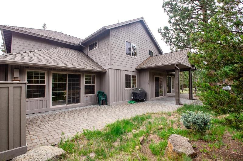 Tokatee Large Home with Hot Tub & Ping Pong - image 29