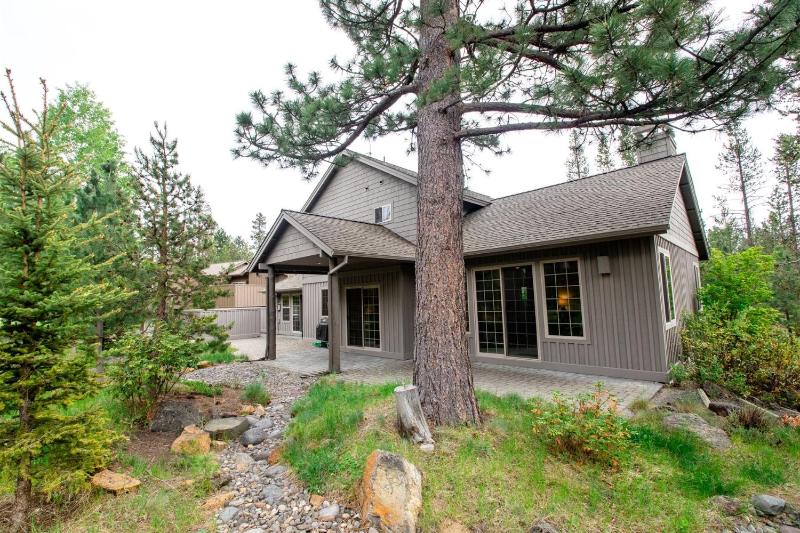 Tokatee Large Home with Hot Tub & Ping Pong - image 40