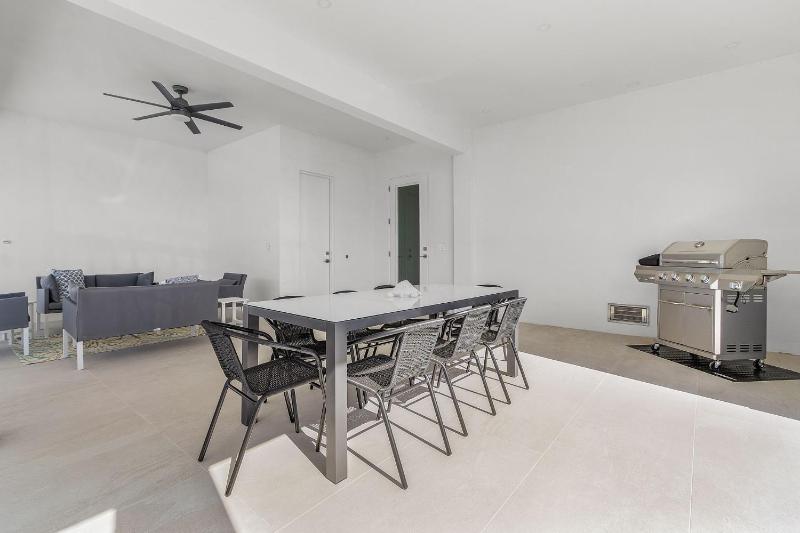 141 Brand New Luxury 6BR 6BA Build with Heated Pool! home - image 49