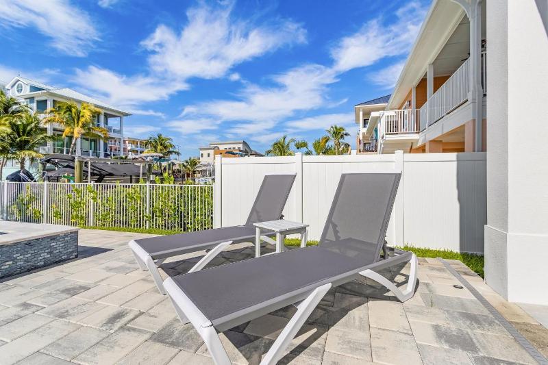 141 Brand New Luxury 6BR 6BA Build with Heated Pool! home - image 30