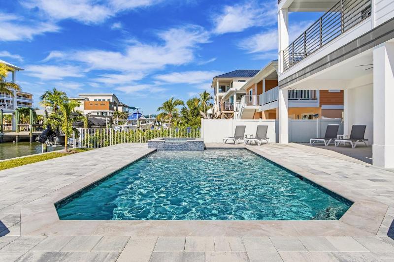 141 Brand New Luxury 6BR 6BA Build with Heated Pool! home - image 21