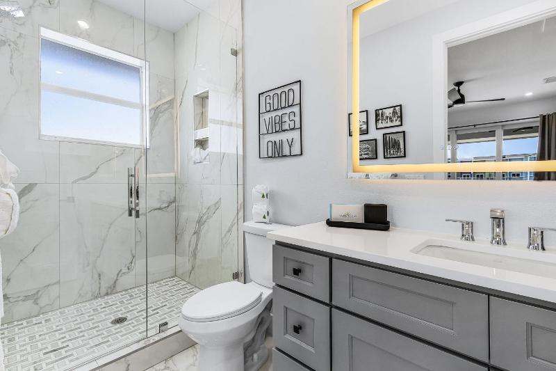 141 Brand New Luxury 6BR 6BA Build with Heated Pool! home - image 29