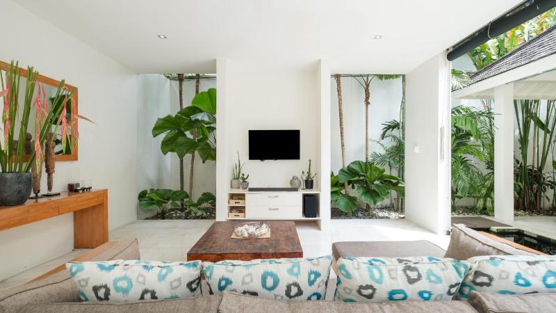 Villa Merta Sari 10 by Villa Finder - image 4