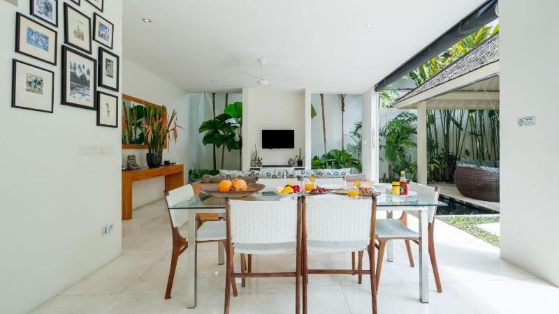 Villa Merta Sari 10 by Villa Finder - image 23