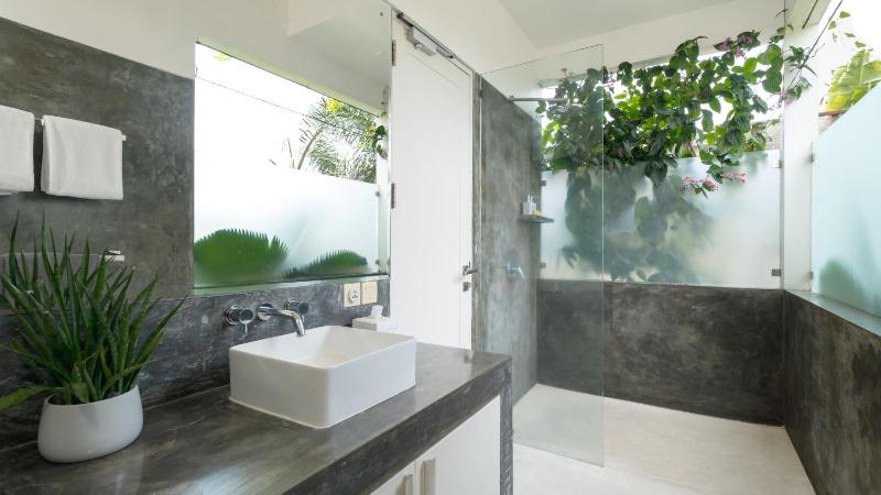 Villa Merta Sari 10 by Villa Finder - image 11