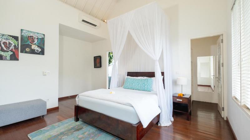 Villa Merta Sari 10 by Villa Finder - image 25