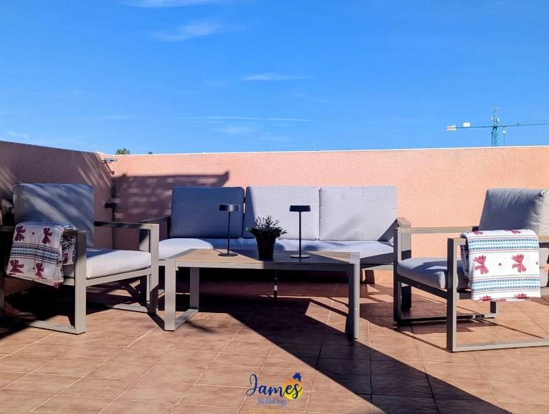 Sunny Getaway with Pool & Rooftop Views VM77 - image 7
