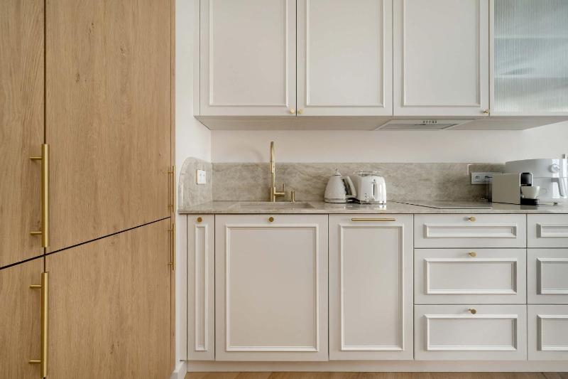 Stylish Studio in Wrocław with Air Conditioning Close to the Market Square by Renters Prestige - image 2