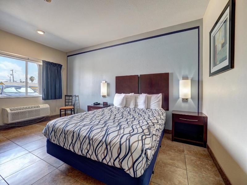 Alister Square Inn - image 37