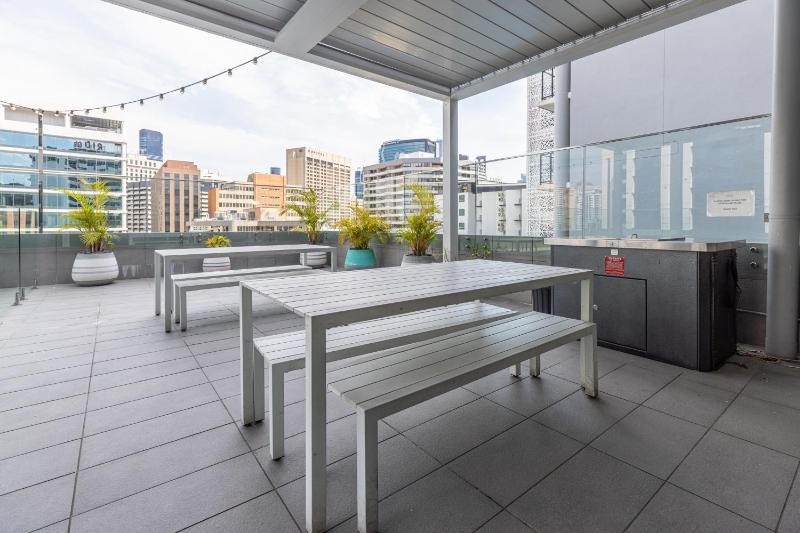 The Ridge Stylish 2BR Cityside Apartment with Pool Gym and Parking - image 13