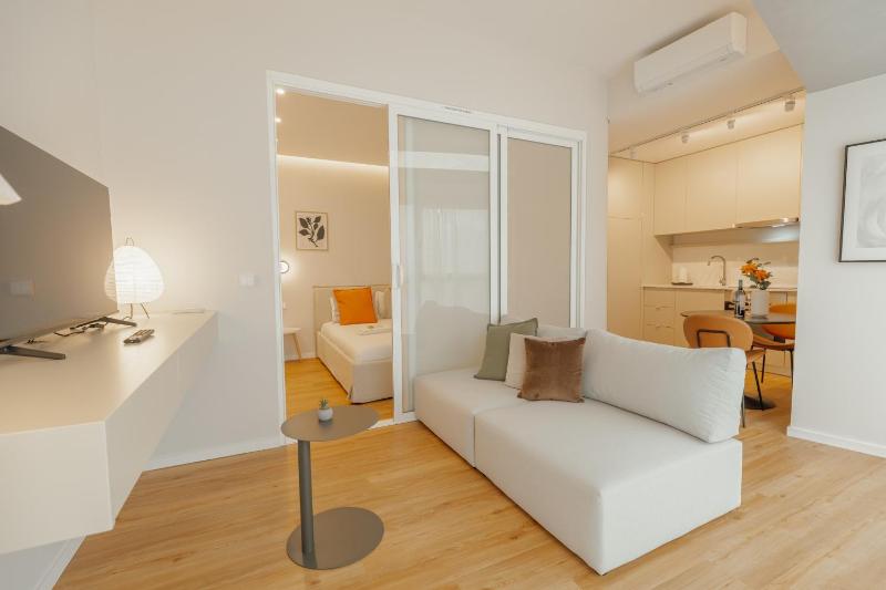 Bright Window Apartment by Vacationy - image 5