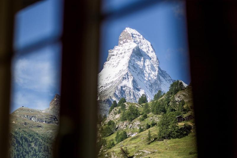 Double Room Deluxe with Matterhorn View image 3