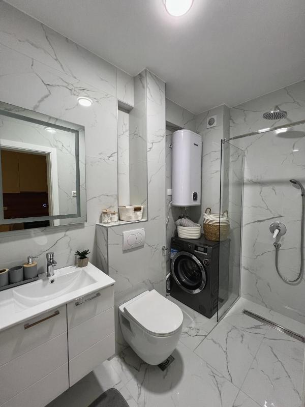Family Homes Bar Apartment - image 10