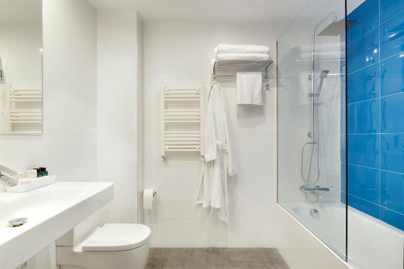 Superior Double Room image 3