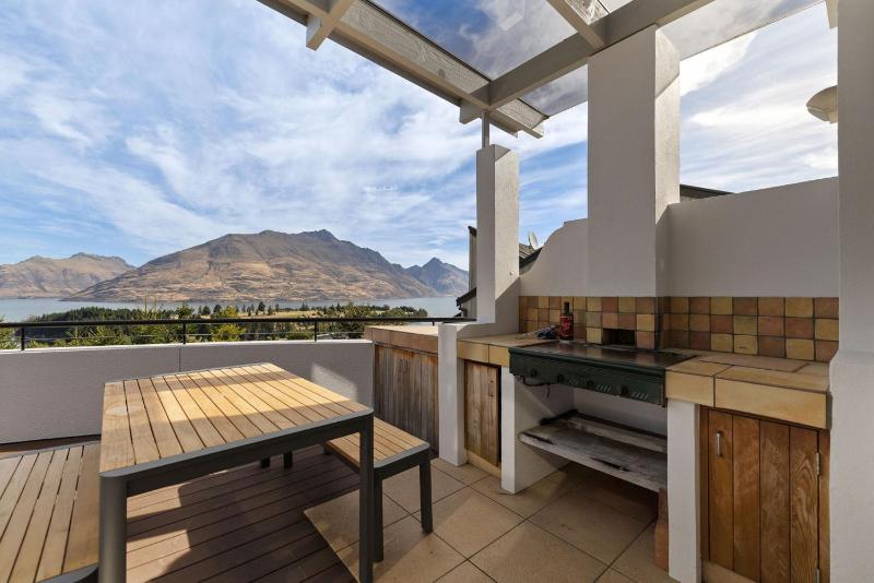 Annas Haus - Iconic Views with Great Outdoor Living - image 9