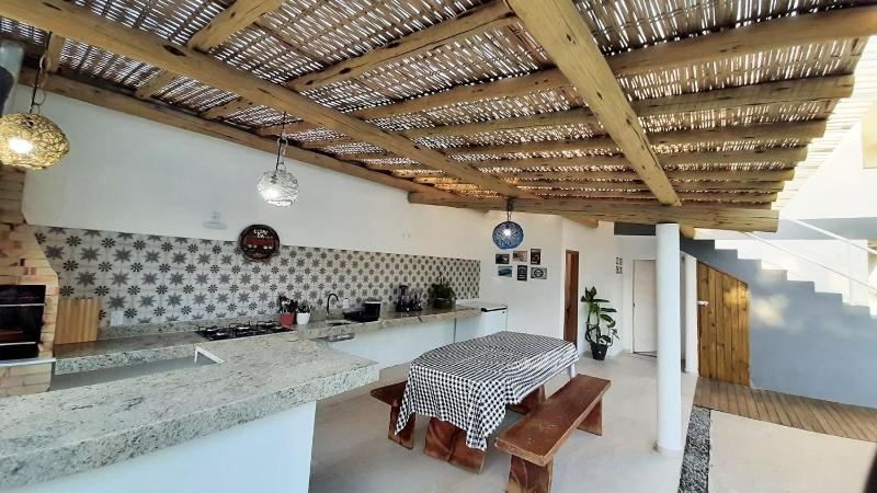 House with Pool and 4 Bedrooms in Porto Seguro - image 32