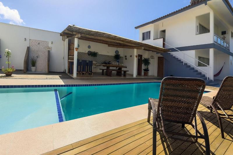 House with Pool and 4 Bedrooms in Porto Seguro - image 28
