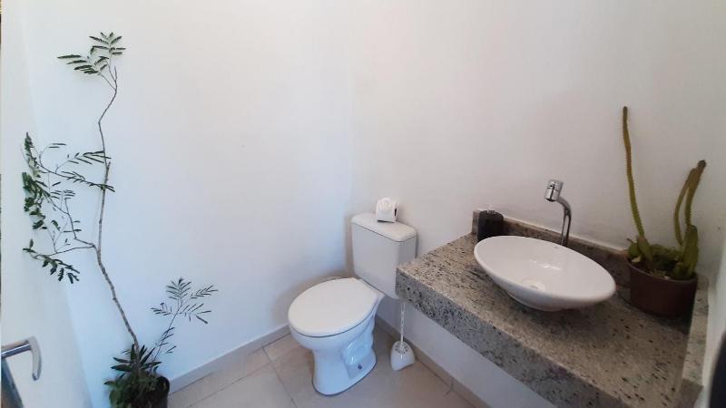 House with Pool and 4 Bedrooms in Porto Seguro - image 37