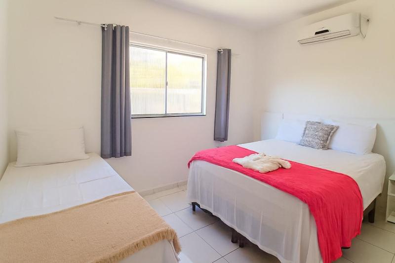 House with Pool and 4 Bedrooms in Porto Seguro - image 8
