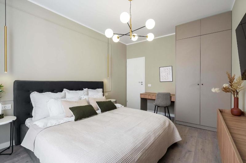 Contemporary Aparthotel 2-BR Flats Near Old Town Quiet & Serene - image 7