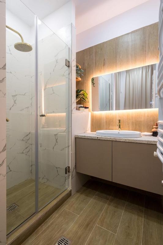 Contemporary Aparthotel 2-BR Flats Near Old Town Quiet & Serene - image 14