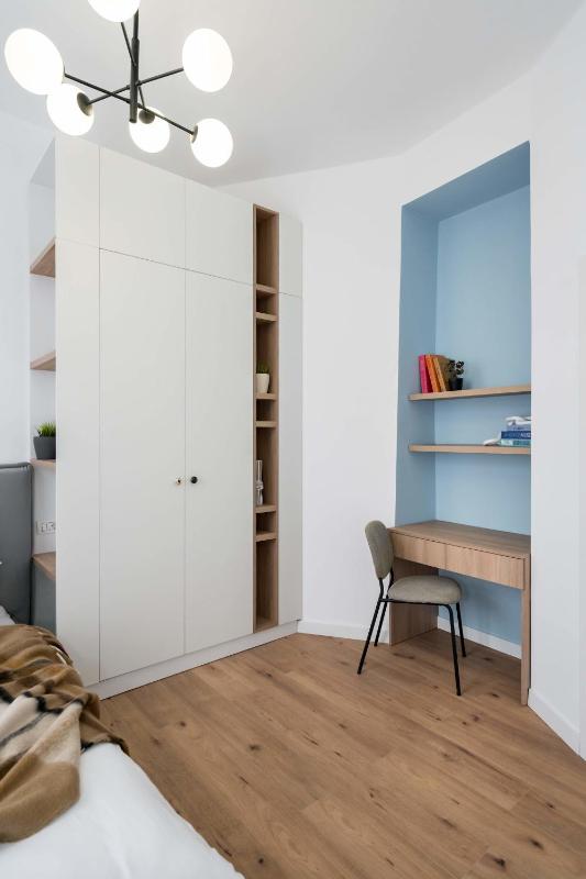 Contemporary Aparthotel 2-BR Flats Near Old Town Quiet & Serene - image 12