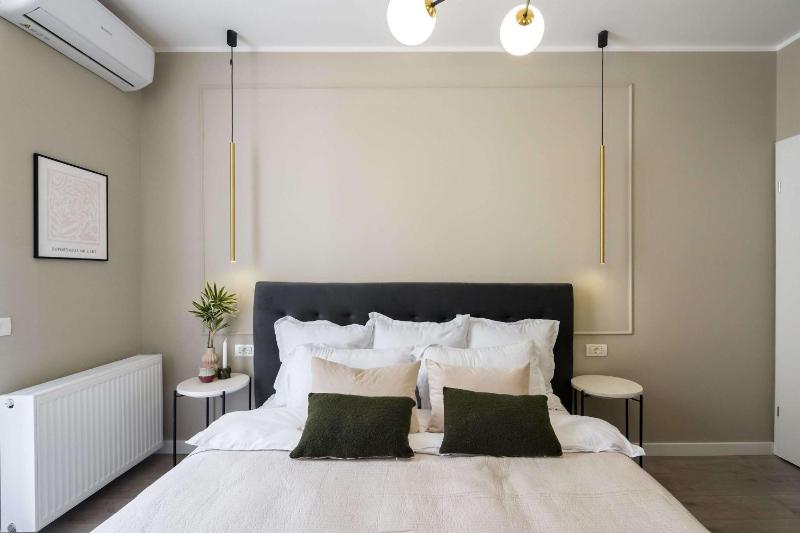 Contemporary Aparthotel 2-BR Flats Near Old Town Quiet & Serene - image 11
