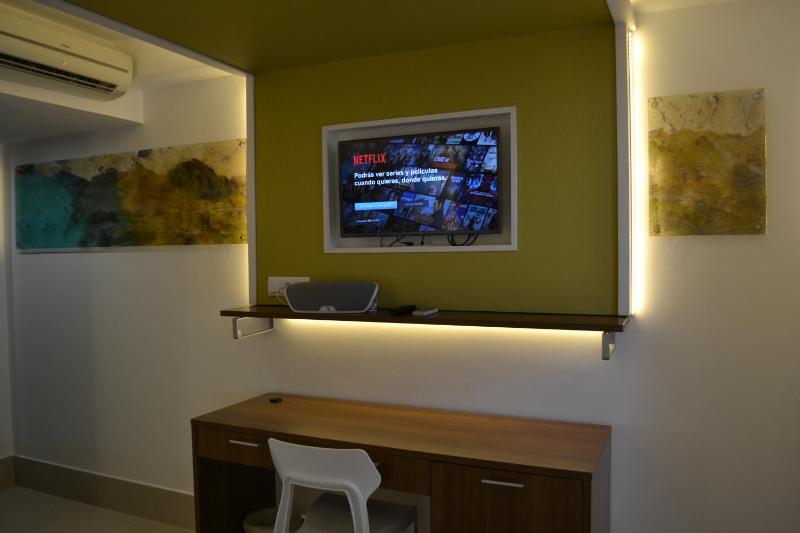 Superior Double Room with 5 Restaurants Pack image 3