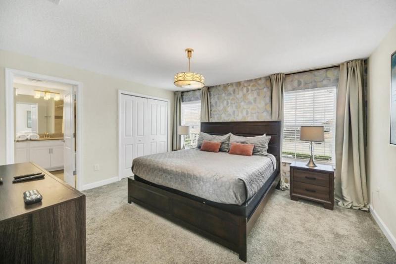 Retreat & Relax Screened In Pool Home Kid Rooms townhouse - image 34