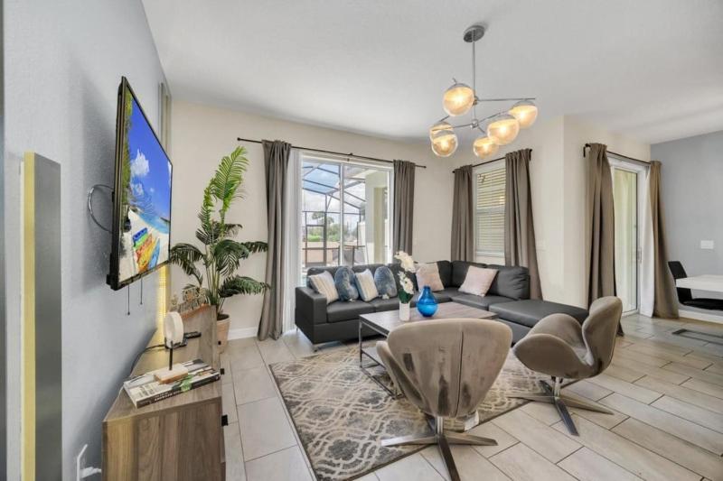 Retreat & Relax Screened In Pool Home Kid Rooms townhouse - image 38