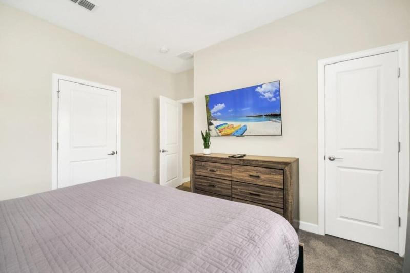 Retreat & Relax Screened In Pool Home Kid Rooms townhouse - image 39