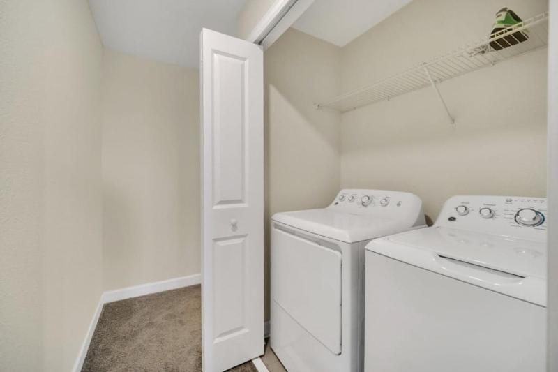 Retreat & Relax Screened In Pool Home Kid Rooms townhouse - image 7