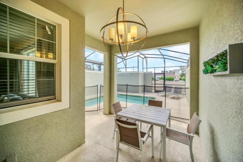 Retreat & Relax Screened In Pool Home Kid Rooms townhouse - image 23