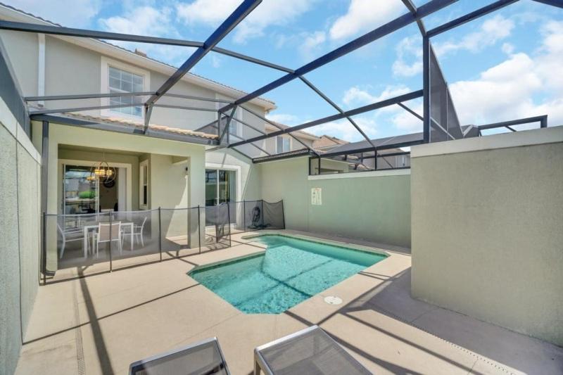 Retreat & Relax Screened In Pool Home Kid Rooms townhouse - image 20