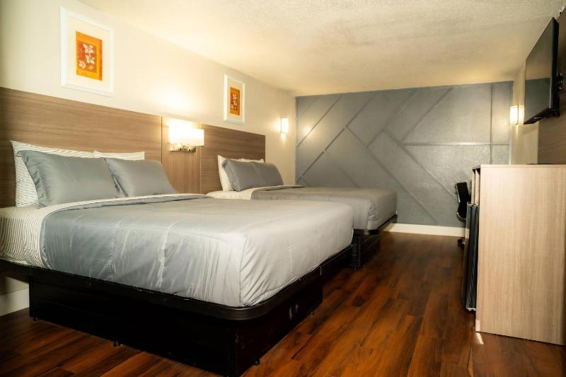 Rodeway Inn Near Ybor City - Casino - image 3
