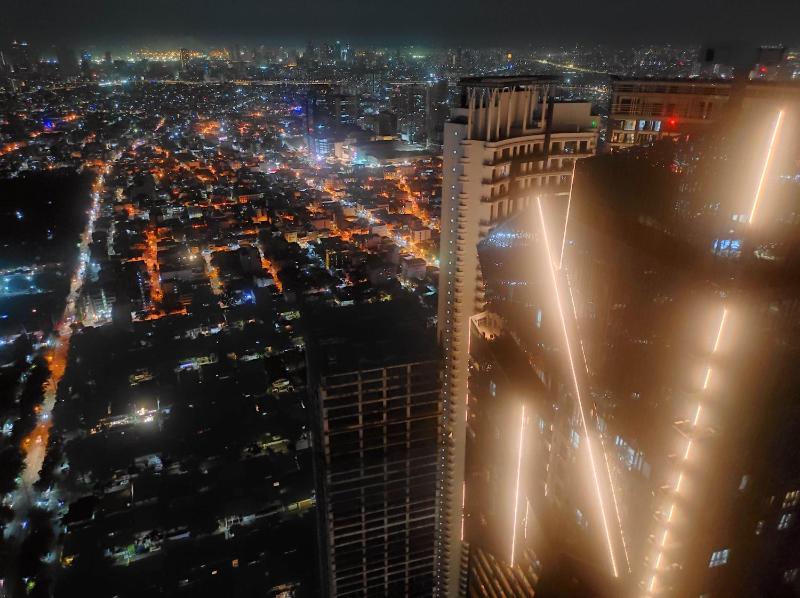 Penthouse 2 Bedroom with 4 Balconies in Makati PH - View of Skyline Manila Bay Sunset - Direct Access to the Mall - image 7