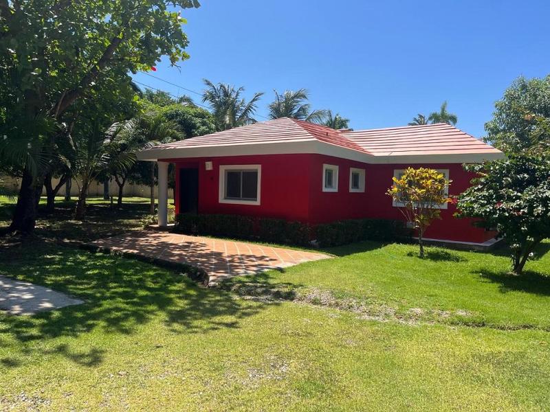 Villa near the beach - image 1