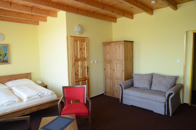 Double Room with Extra Bed image 3