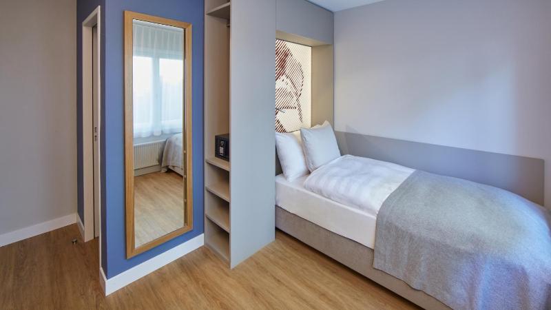 Economy Single Room image 4