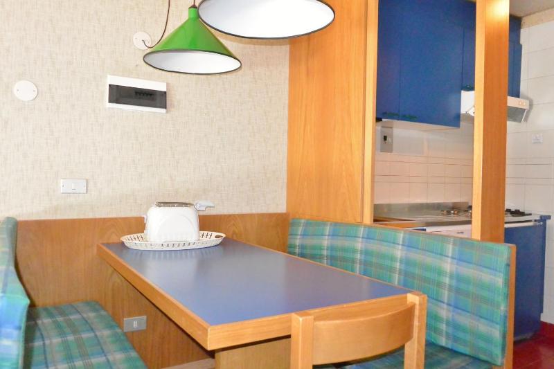 One-Bedroom Apartment (5 Adults) image 4