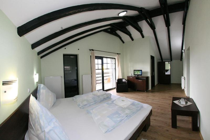 Double Room image 2