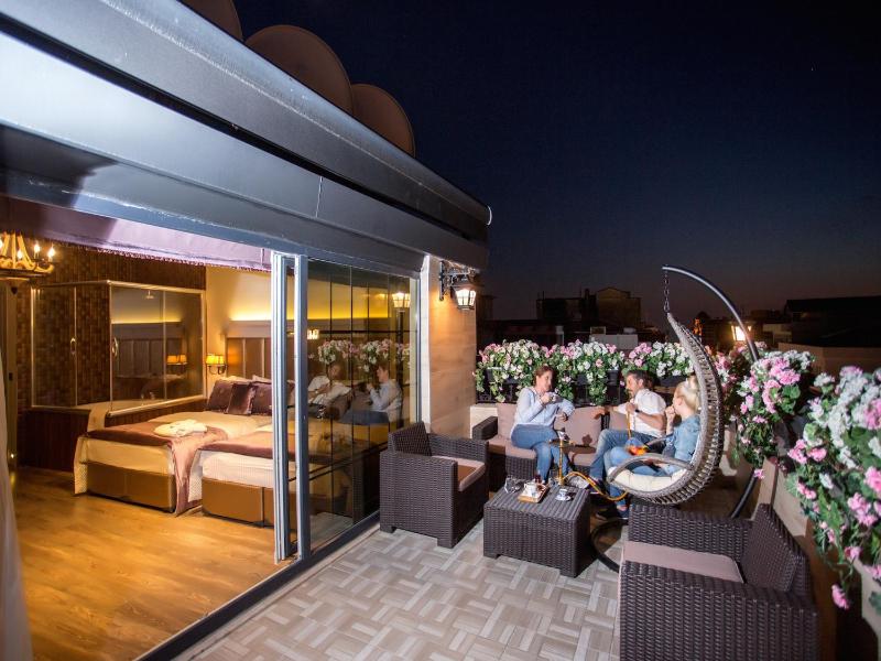 Executive Terrace Suite with Jacuzzi image 3