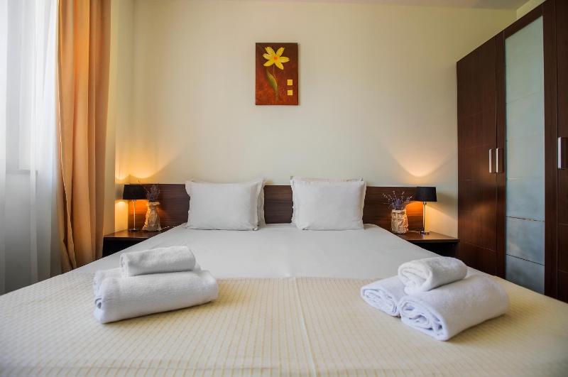 Three-Bedroom Apartment - Main Building image 4