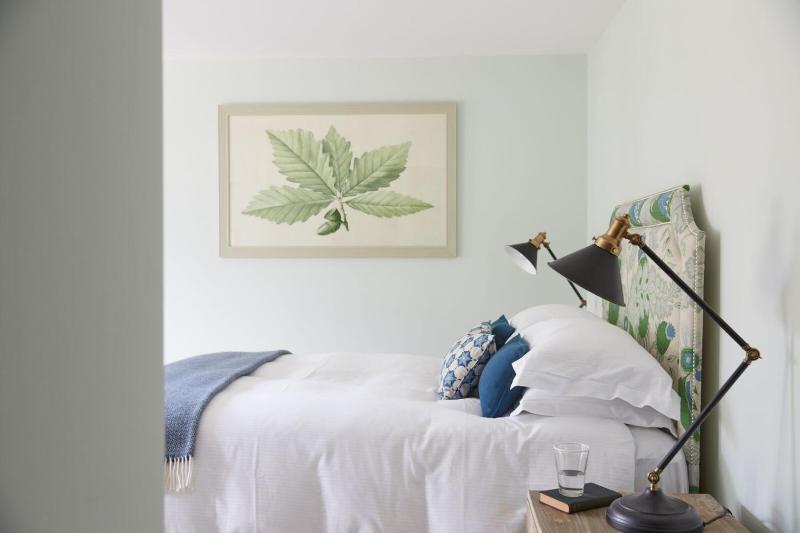 Double Room image 4