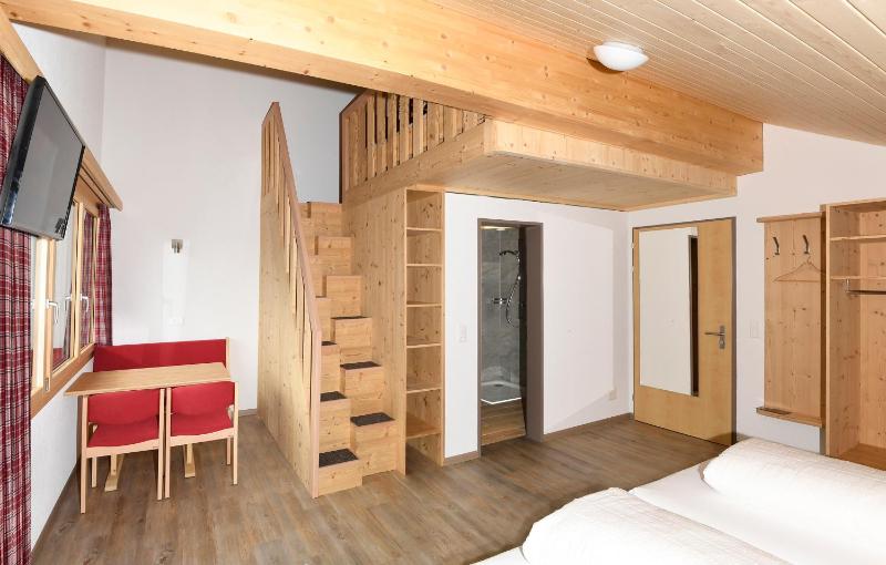 Quadruple Room image 2