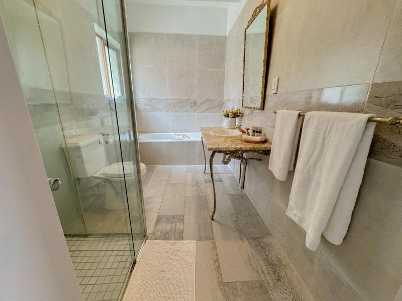 Miyanwe Guest House - Waterkloof - image 16