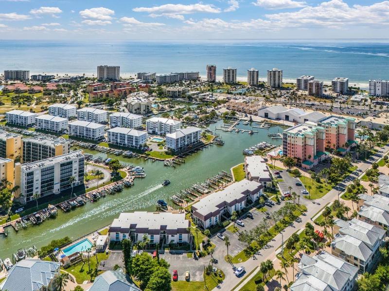 Estero Island Yacht & Racquet Club 224 condo - image 6