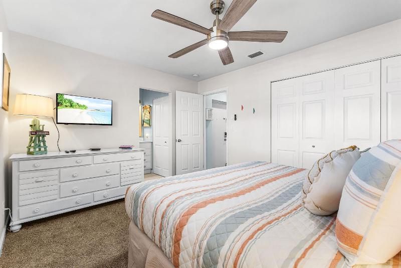 Estero Island Yacht & Racquet Club 224 condo - image 10