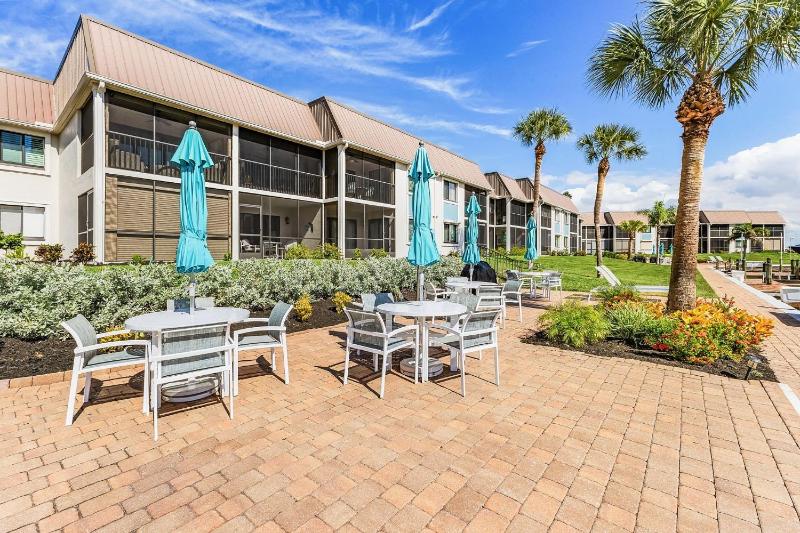 Estero Island Yacht & Racquet Club 224 condo - image 24