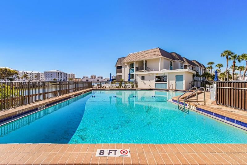 Estero Island Yacht & Racquet Club 224 condo - image 8